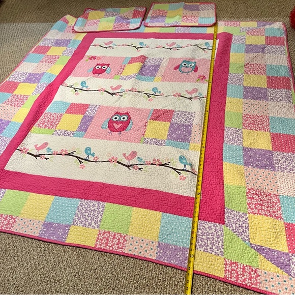Quilt 7’3” x 6’10 With two pillow shams - Picture 2 of 11